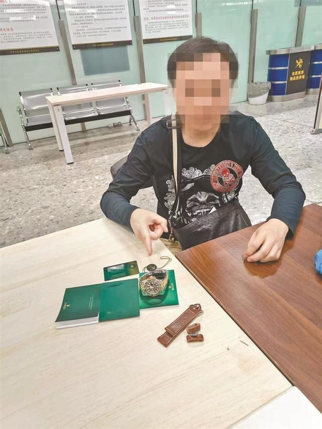 走私81塊名表 雇主水客均獲刑 構(gòu)建走私鏈條被判刑