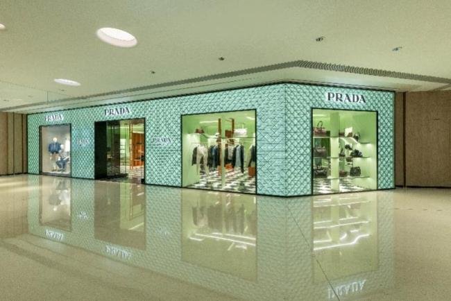 Prada认领李现 新店开业星光熠熠