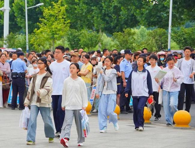 合肥中考：全“城”相伴 温情护航少年梦