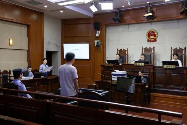 男子用AI伪造诊断证明索赔2500元 敲诈勒索被判刑