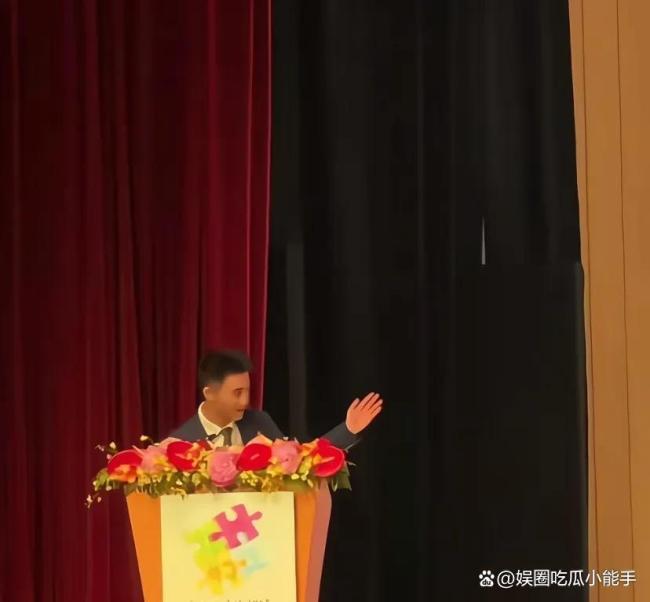 何猷君参加儿子毕业典礼 星二代团聚现场