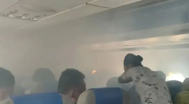 天津航空通报“飞机客舱冒出浓烟” 充电宝冒烟已妥善处置