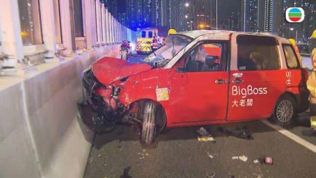 香港消防回应青沙公路惨烈车祸