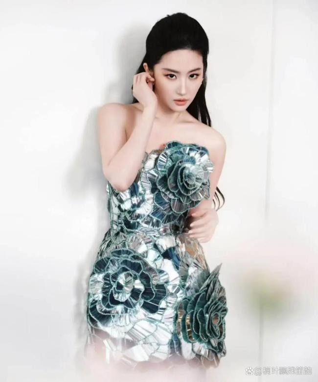 刘亦菲琉璃玫瑰裙 时尚圈的“第一顺位”证明
