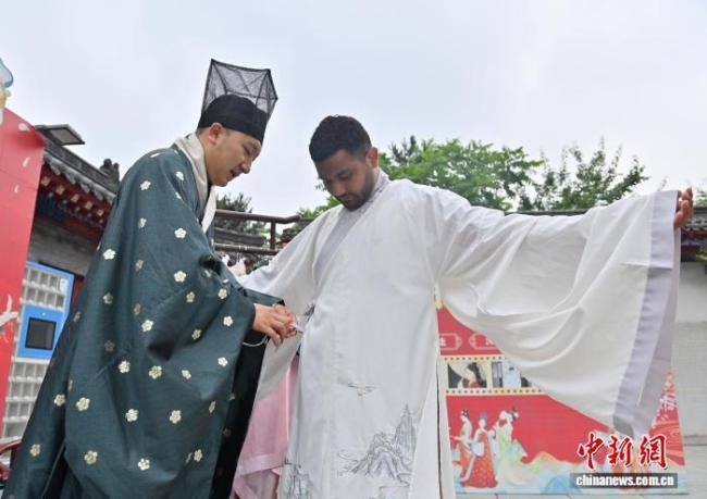 汉服让外国留学生“圈粉”