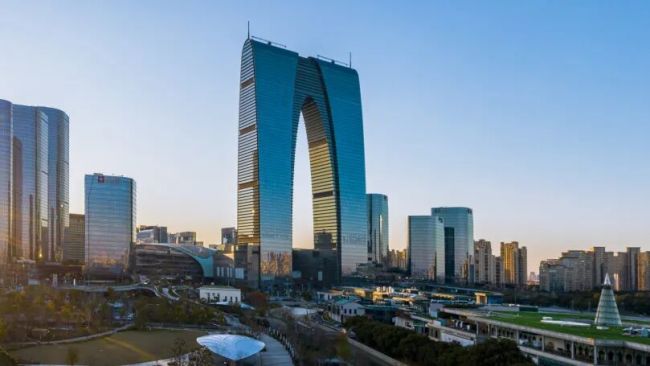 工业第二城不甘拿“倒数第一” 全力冲刺服务业头部城市