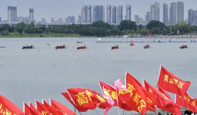 100秒龙舟赛高燃瞬间:看懂中式热血 节奏决定胜负