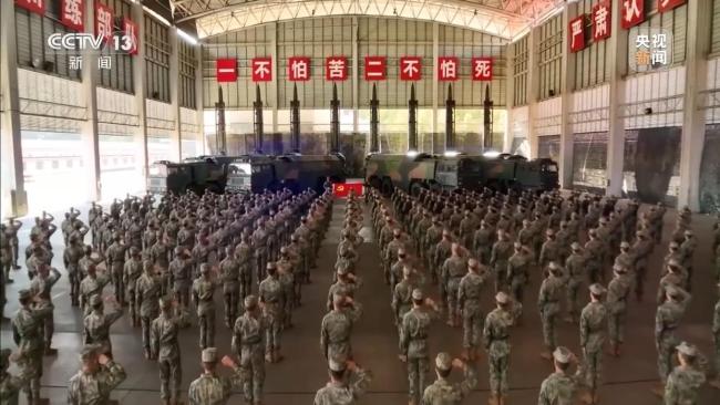 走近火箭军女子发射单元的女兵们 青春热血铸就导弹尖兵