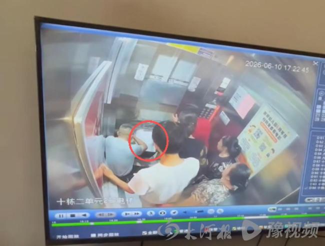 目睹母亲电梯坠亡 16岁女儿发声