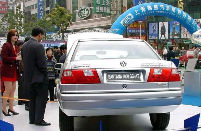 有种痛苦叫你的邻居买了台大车 停车难度升级