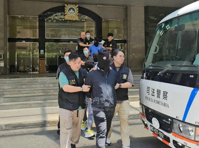 澳门警员执行任务遭围堵抢劫