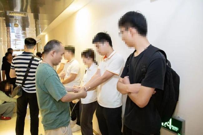卖了500万“神药”出厂价仅几毛钱 特大保健品诈骗案告破