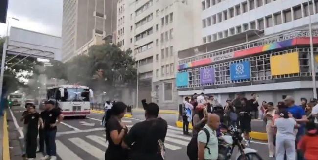 委内瑞拉地震遇难人数可能过万 全国进入紧急状态