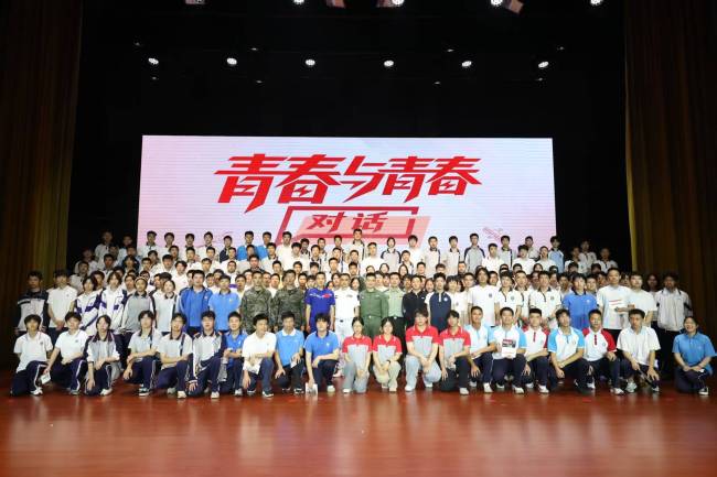 6位中国军校形象代言人来了 青春与青春对话