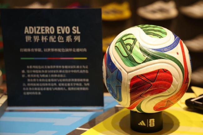 世界杯用球成部分门将噩梦 进球多失误多