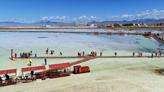 青海海西：湖光潋滟 天空之镜