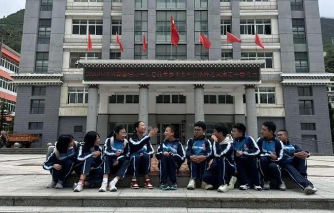脑瘫少年凭两根可控手指中考674分 坚韧书写人生逆袭