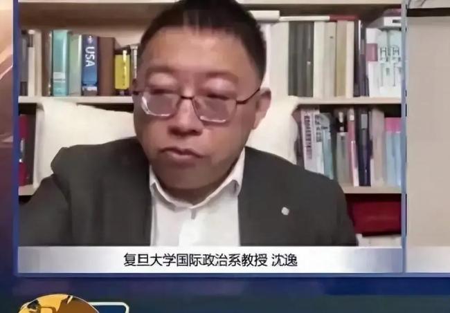 日本队回国收到球迷的掌声和鼓励 球迷边界引发讨论