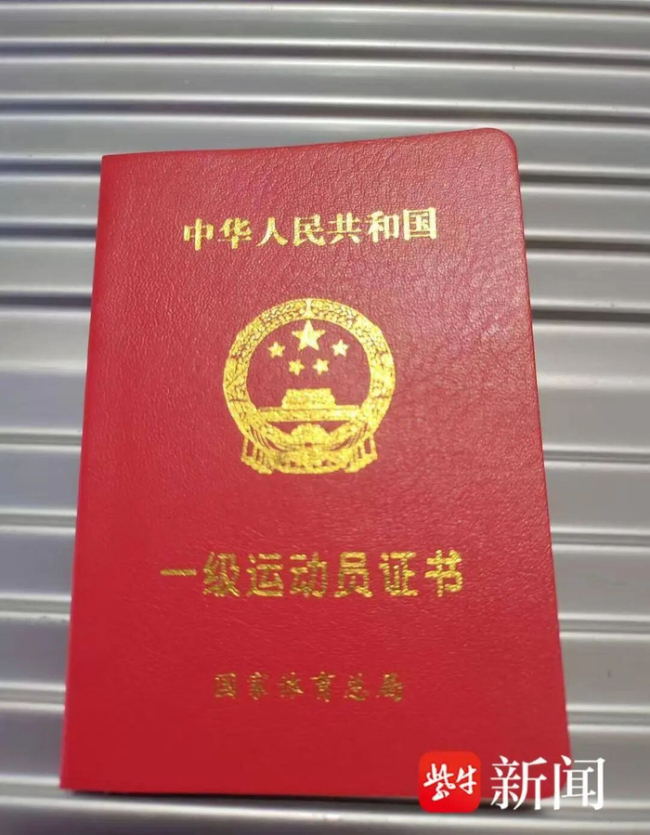 被游客掰断手臂的NPC系一级运动员 景区互动安全引关注