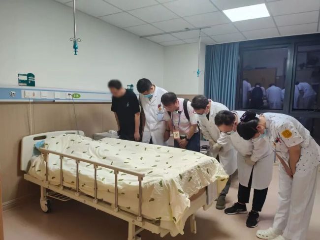 杭州85岁老戏骨去世后捐献遗体