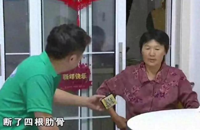 姑姐回应母亲不带娃被弟媳打断肋骨