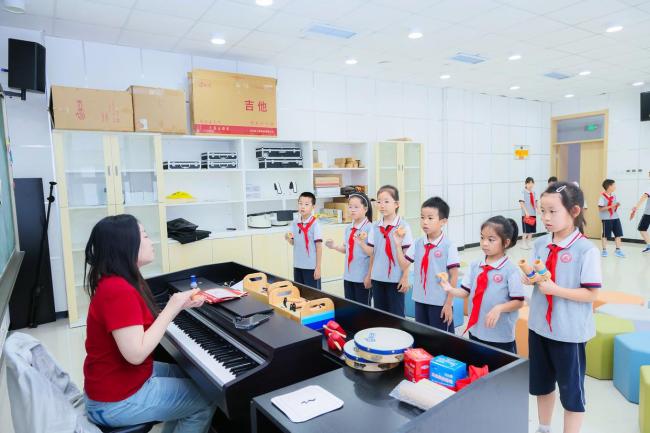 北京小学生期末乐考“重走长征路” 红色教育寓教于乐