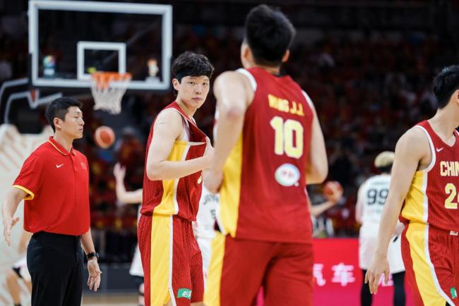 媒体：中国男篮需要一次破而后立 沉默与反思