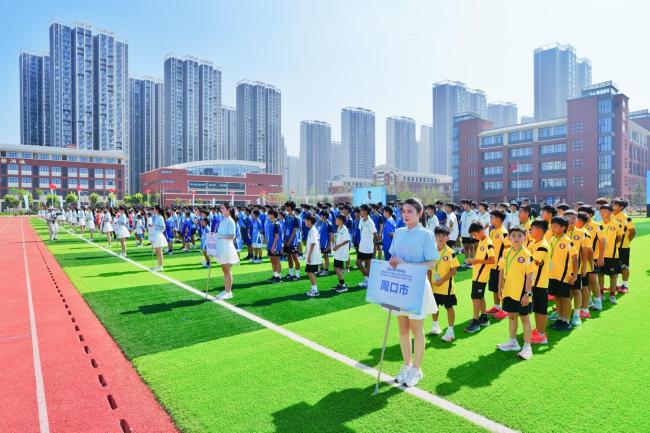 110支足球队齐聚郑州航空港区 “省长杯”燃动绿茵