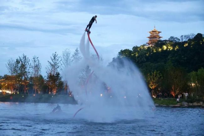 超强台风“巴威”直径已1300公里 风雨影响显著