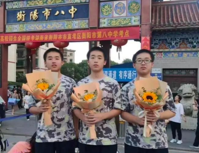本科毕业，继续求学！“振兴中华”三胞胎兄弟均成功保研