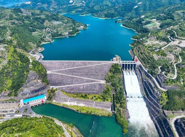 浙江衢州多地严阵以待防御台风巴威 全力以赴守护安全