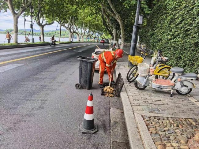 浙江衢州多地严阵以待防御台风巴威 全力以赴守护安全