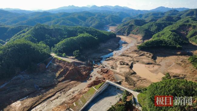 50岁职工被洪水冲走失联超6天 多方力量持续搜救