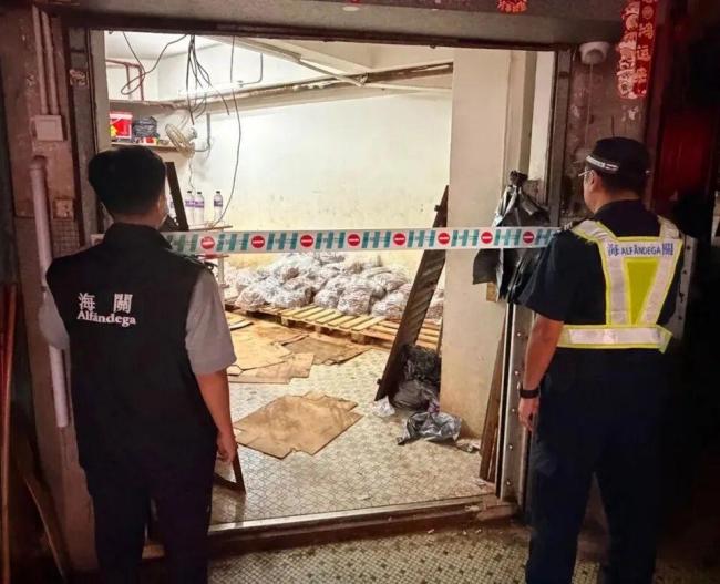 偷运4600斤鸡爪到内地 澳门男子被抓 涉嫌走私被起诉