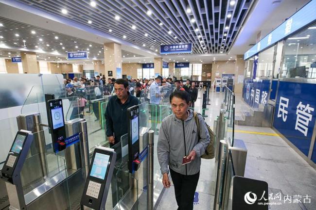 人享其行 货畅其流 北疆国门奔涌客货两旺新活力