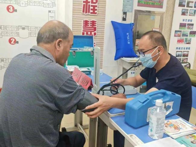 防汛形势严峻 双阳百名老人紧急转移 温情守护平安度汛