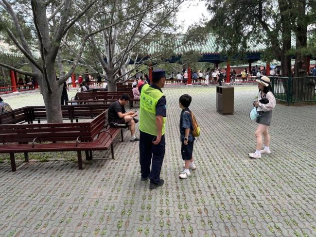 媒体：公园药箱不妨多些防暑降温用品