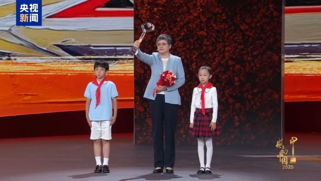 她在轨道上书写震撼世界的中国速度