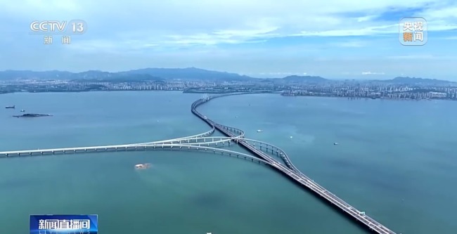 胶州湾第二海底隧道主线隧道盾构掘进完成