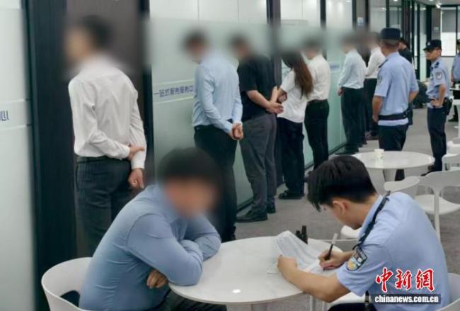 成都警方打掉一贷款代办诈骗团伙 抓获犯罪嫌疑人27名