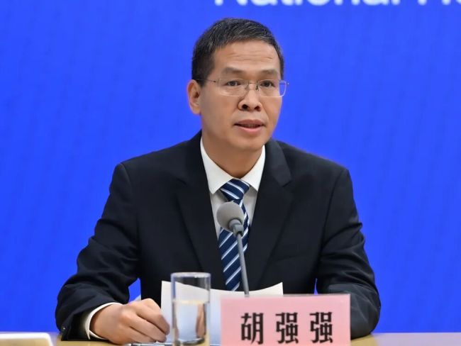 国家卫健委发布防暑降温提示 夏季健康养护关键期