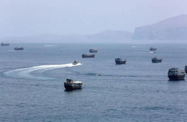 美伊陷入“边打边谈”怪圈？中东问题专家：全面战争风险仍在扩大｜国际观察 海峡之争升级