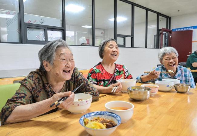 事关爸妈养老生活 国家这样安排