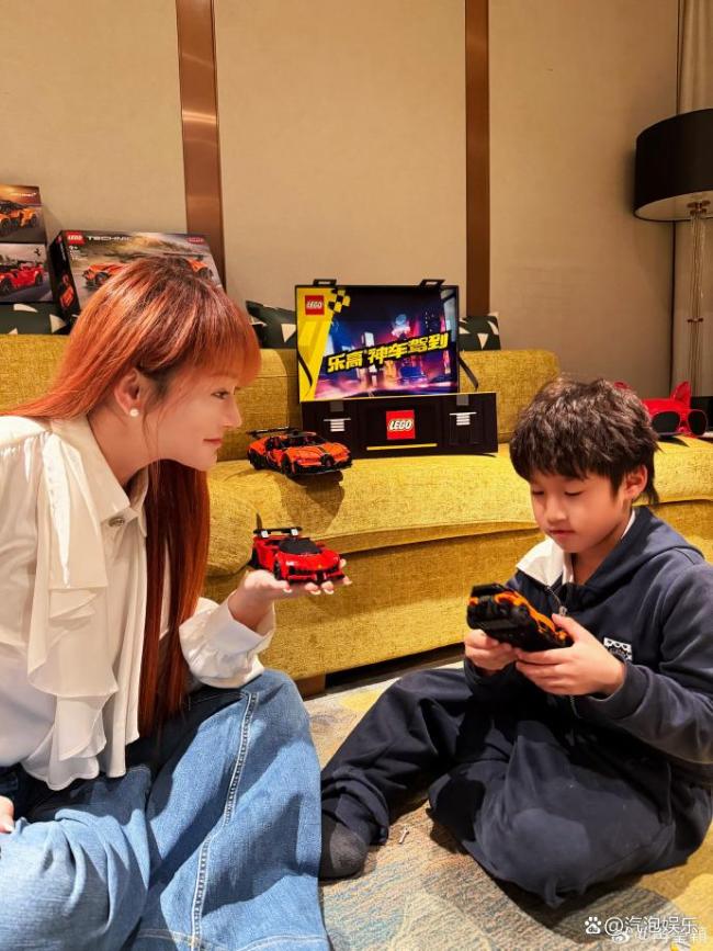囤鞋还是投资？冉莹颖的上千双高跟鞋，逢迎我方即是最大赢家 女东谈主的承诺无法忖度