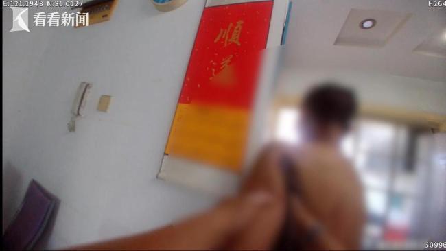 独居老人摔倒民警施救送医 险象环生终脱险