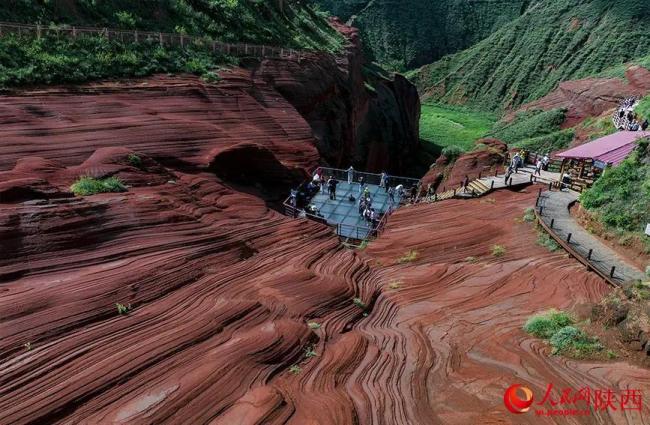 行进中国丨烟雨丹霞美如画