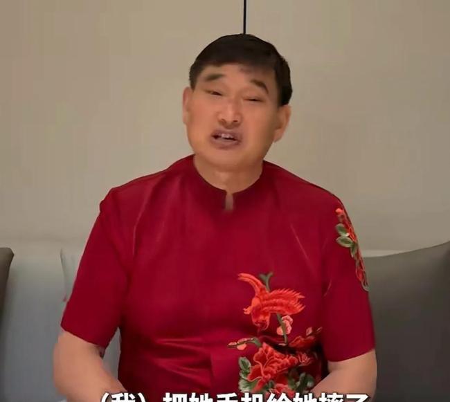 朱之文回应为阻止老婆直播摔手机 村民怂恿引发争执