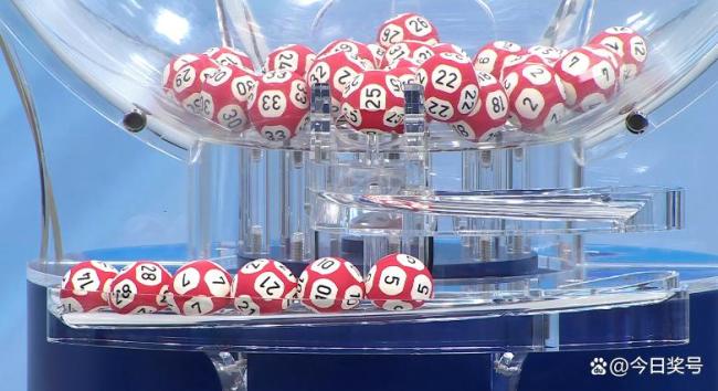 10注 215注!双色球头奖710万