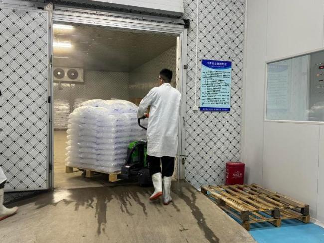 济南冰市场持续火爆 袋装冰成主角 性价比突出带动销量增长