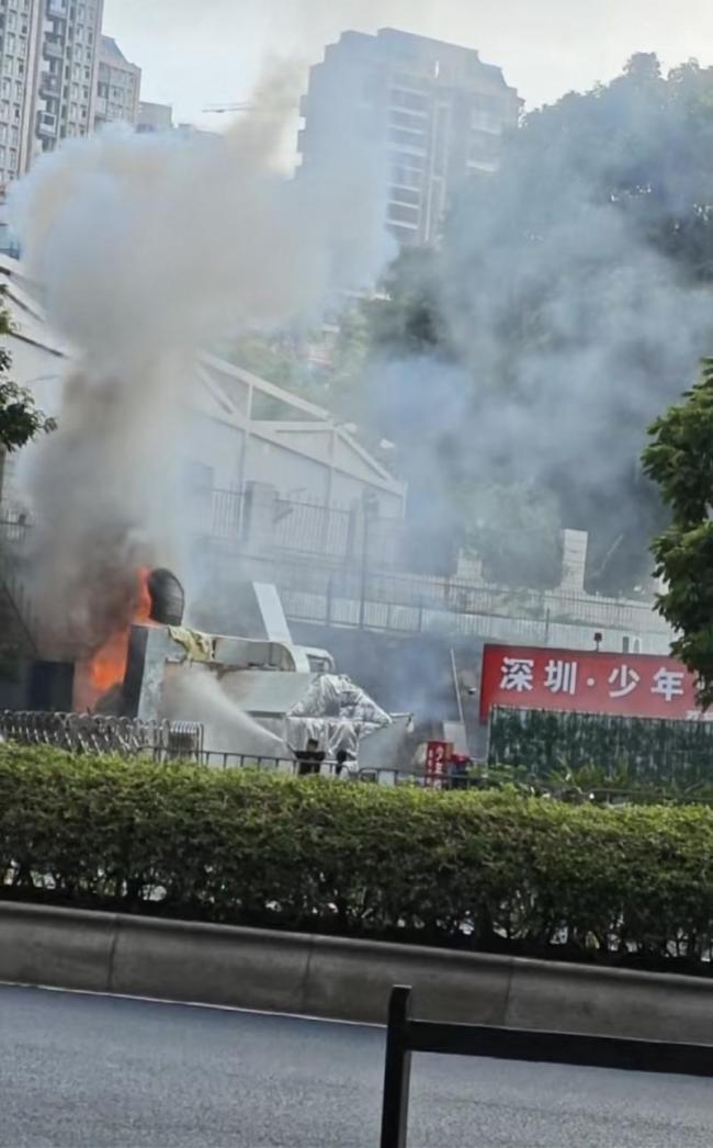网红“少年烤鸡”店失火被责令整顿 烧烤油烟净化器故障引发